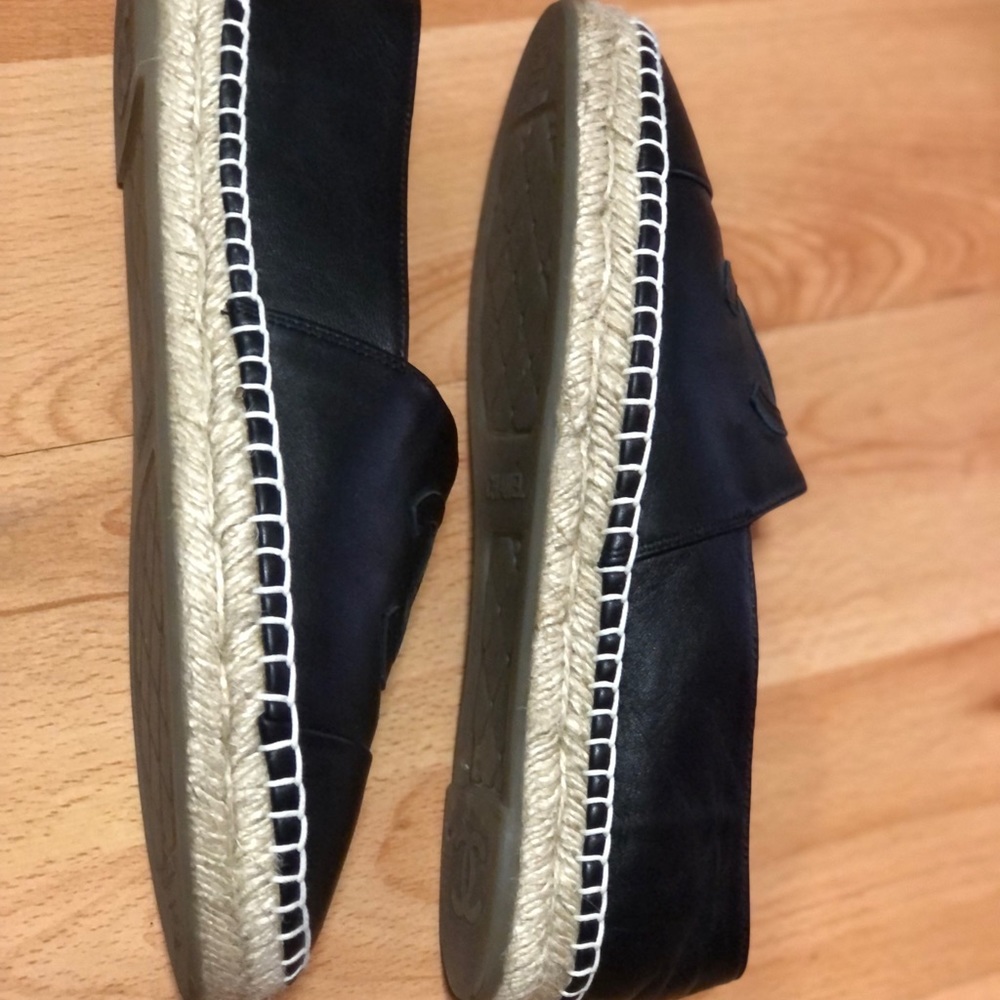 Like new Chanel espadrilles. - Picture 2 of 8